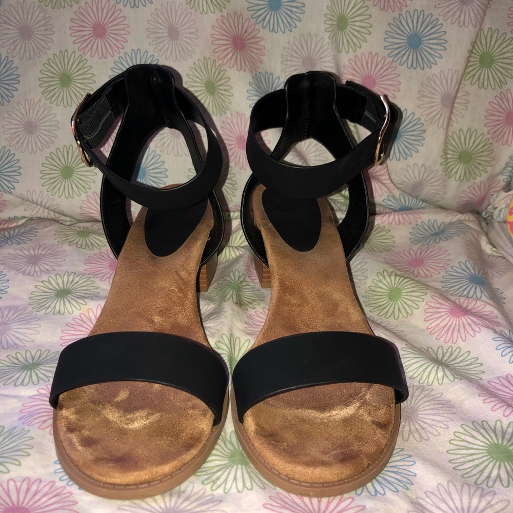 Black sandals